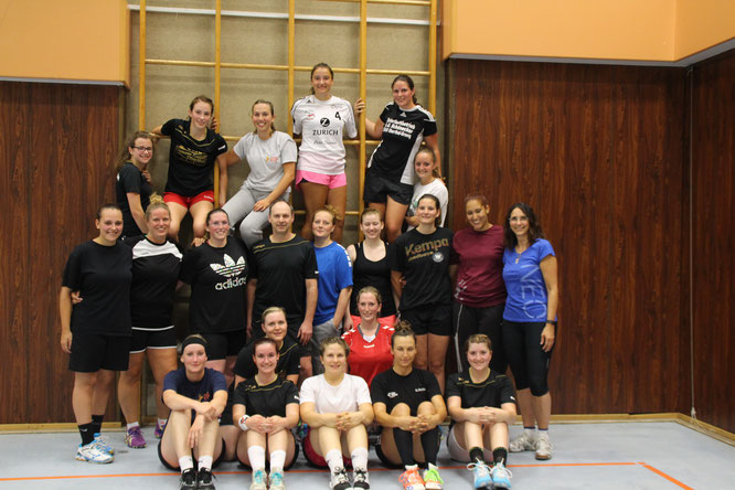 1. und 2. Mannschaft der Frauen, DJK