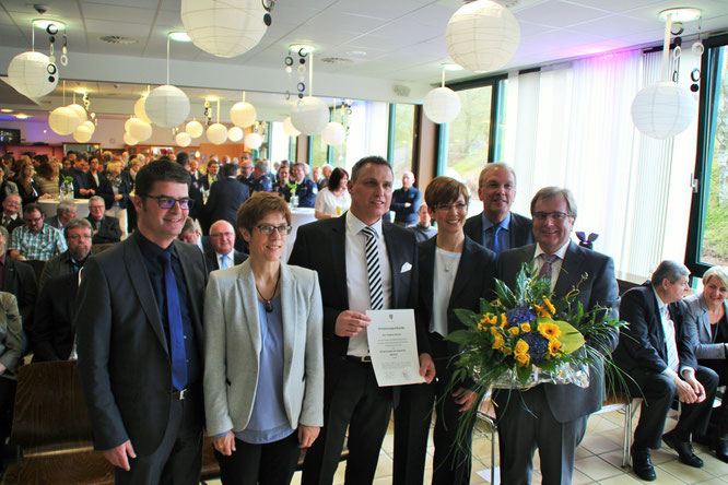 Bürgermeister Andreas Veit, Annegret Kramp-Karrenbauer, Bürgermeister Stephan Rausch mit Frau Marianne, Landrat Udo Recktenwald, Michael Maurer