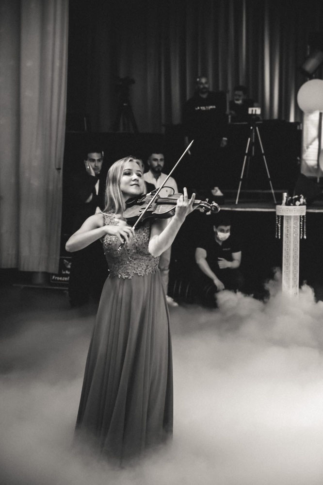Jessica Violinist Dügün türkische hochzeit keman la victoria giris Geige Violine türkiye Violinistin für Hochzeit buchen – musikalische Highlights in einem Best-of-Video