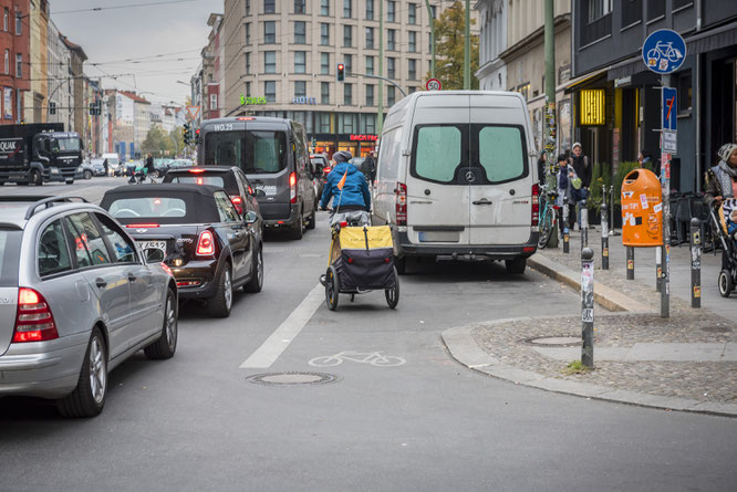 Schmaler Radweg / ADFC Gerhard Westrich: Sicheres Radwegenetz