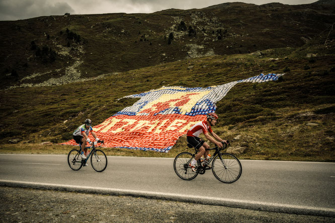 „Ötztaler“-Trikot im Hintergrund ©www.oetztaler-radmarathon.com