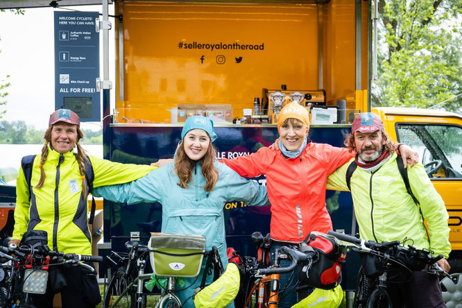 Selle Royal bietet Hannovers RadfahrerInnen im Mai kostenlosen Kaffee, Reparaturservice sowie Tipps und Ratschläge zum Radfahren