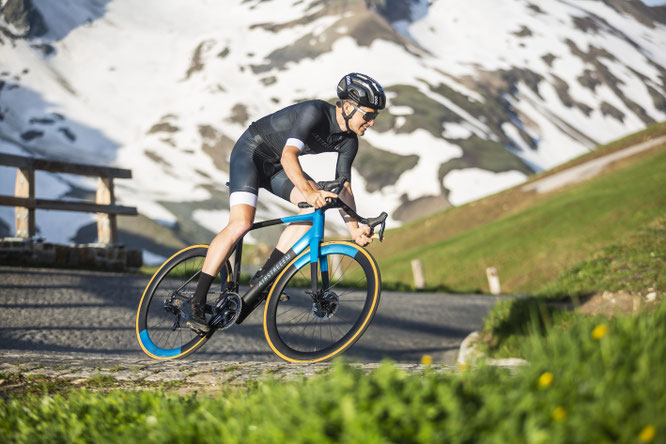 Airstreeem Triple EEE Disc SL Pearlblue in Action