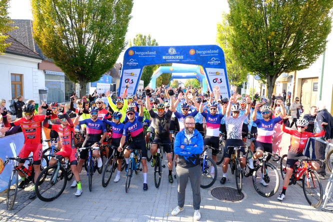 Organisator Johannes Hessenberger beim Start (Copyright: Philipp Hutter)