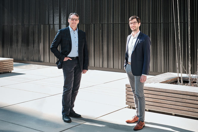 Roland Potthast (links) übergibt die Geschäftsführung der JobRad Leasing GmbH an seinen Nachfolger Stefan Rosengarten.