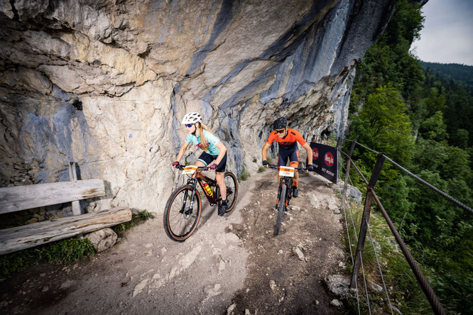 © Heiko Mandl: Gemeinsam bei der Salzkammergut-Trophy biken, schwitzen und finishen - von der Couch ins Ziel