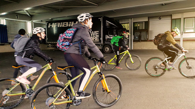 MTB AG der Wilhelm-Sattler-Realschule zu Besuch bei der Winora Group 