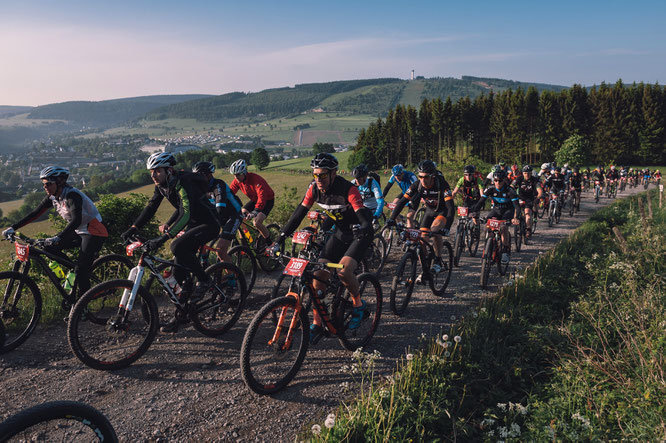 Mountainbike Marathon-Starter © Miha Matavz