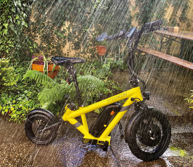 Die hochwertigen hydraulischen Bremsen funktionieren selbst bei starkem Regen einwandfrei. © VeloTOTAL / Andreas Burkert