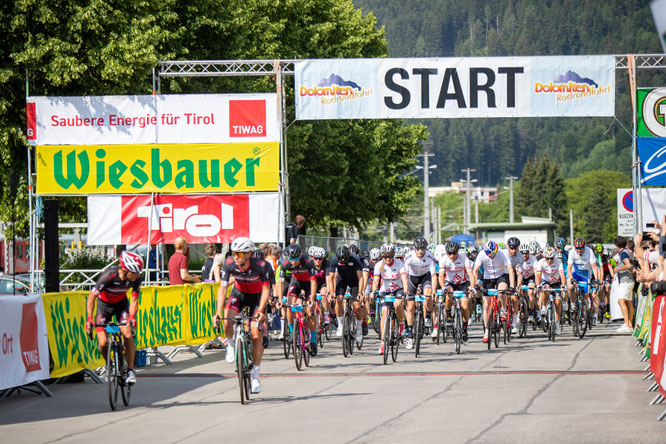 Start zur 32. Dolomitenradrundfahrt 2019 - Copyright: Expa Pictures