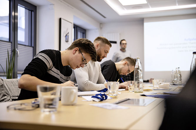 Das Unternehmen bietet allen Auszubildenden während ihrer Berufsausbildung viele praktische Workshops an. Foto: Wertgarantie Group, Archiv