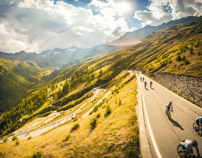 Quälerei auf das Timmelsjoch (Copyright: Ötztal Tourismus/Jürgen Skarwan)