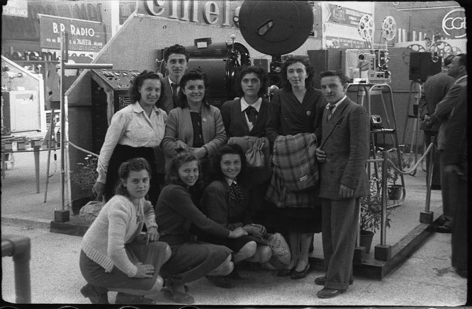 Gruppo giovani Cameresi in Fiera reparto TV Radio Cinema
