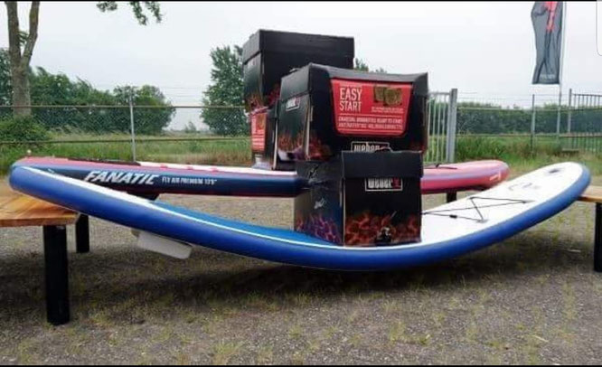 Ein billiges Stand up Paddel Board und ein teures. Der Unterschied bei Stand up Paddel Brettern. stand up paddeln, stehend paddeln, standuppaddling, standuppaddeling
