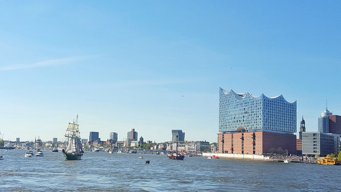 Elbphilharmonie; Elphi; Elphi-Liebe; Hafencity; Hafengeburtstag; Was lange währt wird endlich gut; Hamburg; Hamburger Hafen; LocalLoves; live4happiness2day; bloggingforinspiration