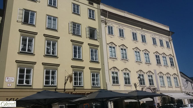 Am Waagplatz hatte die Bürgerstadt Salzburg um 800 n. Chr. ihren Schwerpunkt. Links eines der ältesten Häuser, das Traklhaus