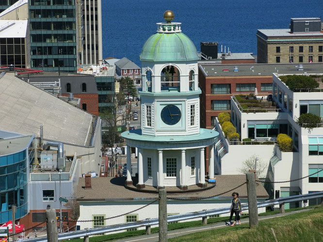 Das Wahrzeichen von Halifax der Uhrenturm.