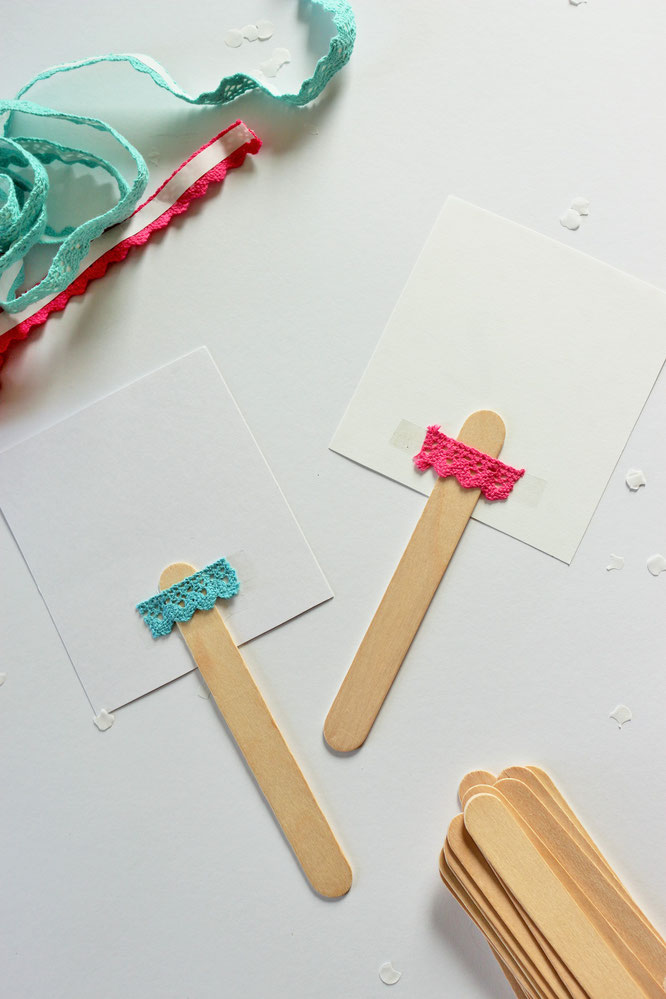 Bild: // DIY Baby Meilenstein Karten // Mit dieser Bastelanleitung und Freebie Bastelvorlage kannst Du deine ganz eigenen Baby Milestone cards als Geschenk Idee zur Schwangerschaft oder Geburt selber machen, gefunden auf www.partystories.de