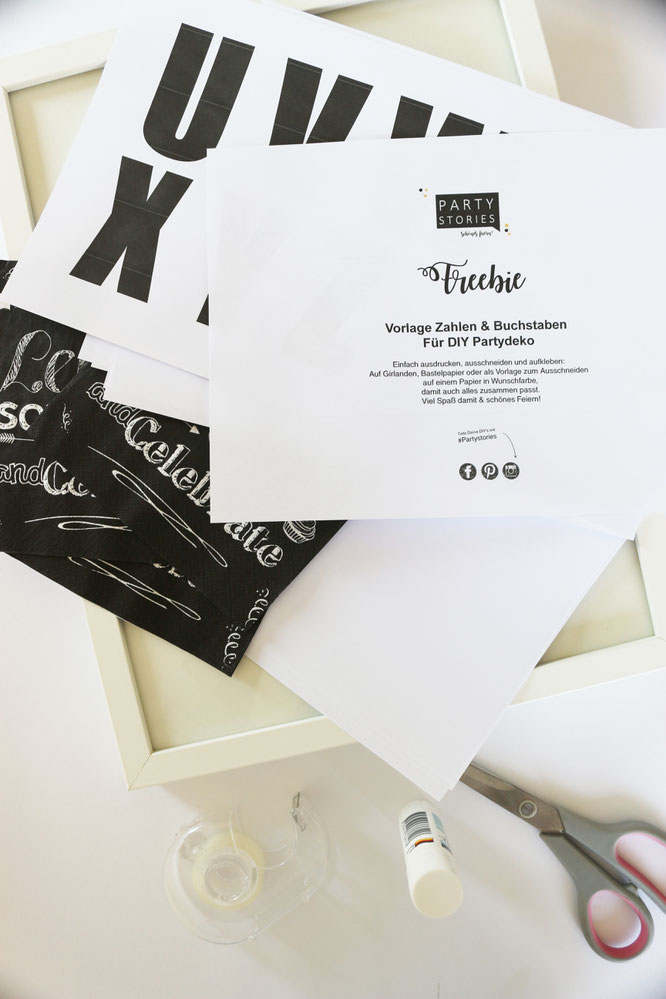 Bild: Diese DIY Idee für Servietten musst Du gesehen haben - So einfach Deko und Bilder mit Servietten selber machen, mit Freebie Bastelvorlage von www.partystories.de