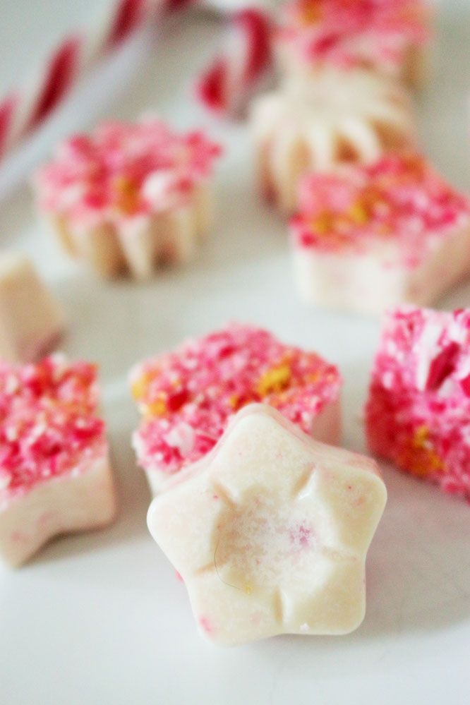 Bild: Zuckerstangen Pralinen Rezept, Pralinen schnell selber machen mit Zuckerstangen, Gesschenkidee aus der Kühe für Weihnachten als selbstgemachtes Weihnachtsgeschenk, gefunden auf Partystories.de