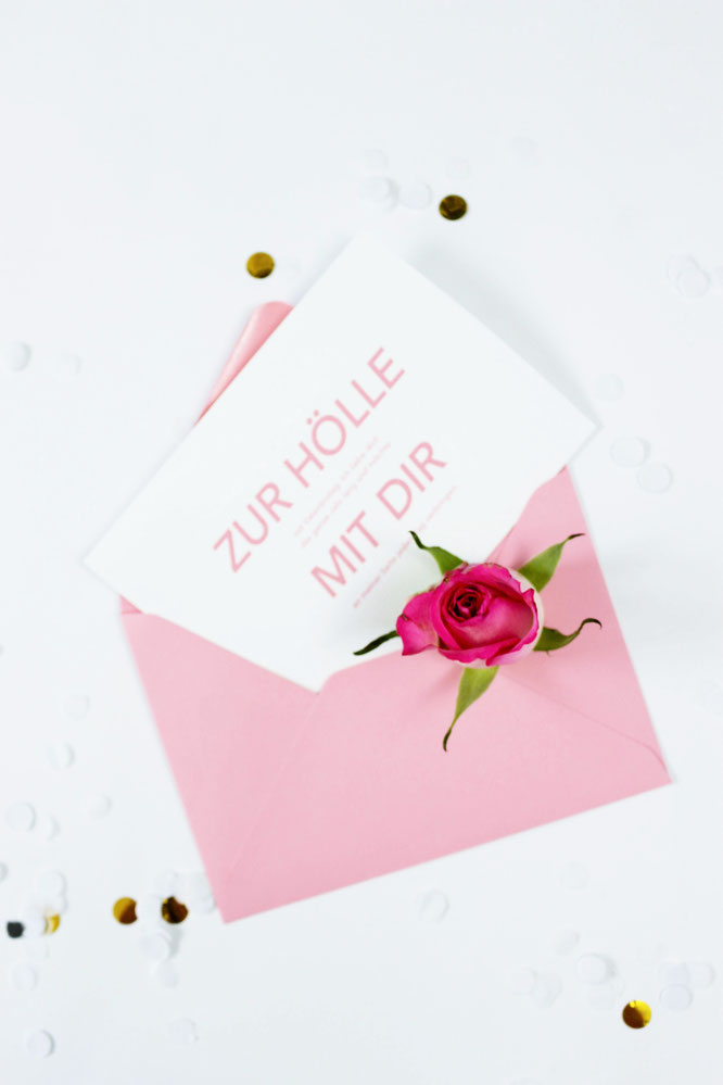 Bild: Valentinstag Karten zum Ausdrucken mit Sprüchen - mit dieser Anleitung und Freebie Bastelvorlage Karten zum Valentinstag oder Galentinesday für sie und ihn selber machen; gefunden auf Partystories.de // #Valentinstag #diygeschenk #Karten