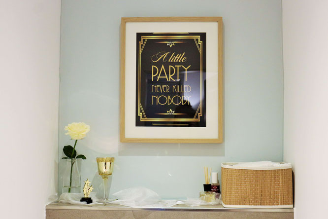 Bild: Ideen für eine Hollywood Motto Party zum Geburtstag oder im Great Gatsby Stil für Silvester, Hollywood Dekoration Ideen für eine Mottoparty von Partystories.de mit Party.de // #Hollywoodparty #Silvesterparty #Geburtstagsparty #GreatGatsbyparty