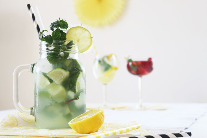 Bild: Sommerdrinks mit Limoncello: 3 easy-peasy Rezepte für fruchtige Cocktails, ein Gastbeitrag für decorize,, gefunden auf Partystories.de