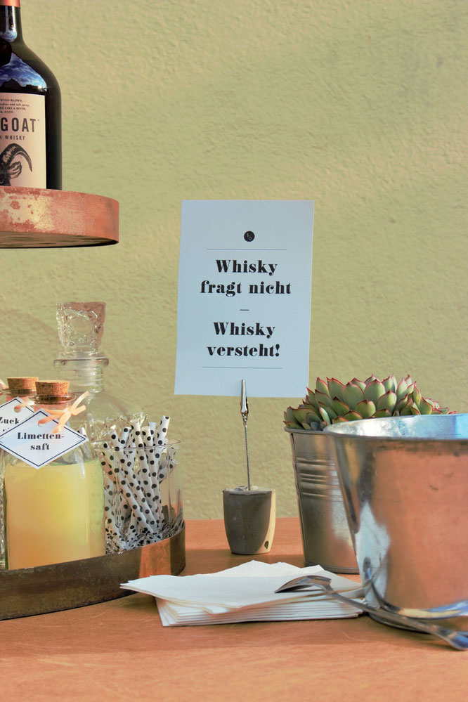 Bild: Ideen und Tipps für eine Whisky Bar oder Gentlemen Bar für die Party, den Geburtstag oder die Hochzeit - gefunden auf www.partystories.de