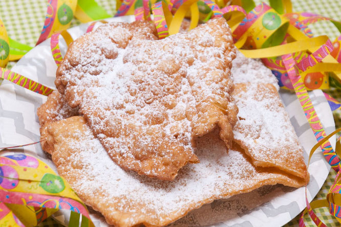 Bild: Ob Kekse, Plätzchen oder Cookies - mit diesem Rezept für Mürbeteig Kekse und Fondant backst Du schnell besondere Kekse für jeden Anlass, von Partystories.de