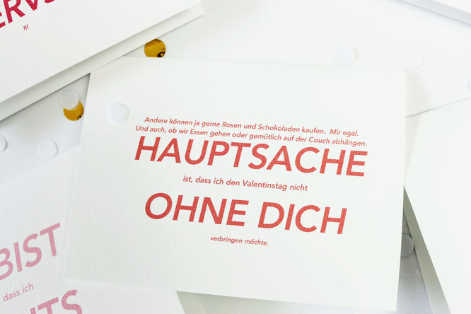 Bild: Valentinstag Karten zum Ausdrucken mit Sprüchen - mit dieser Anleitung und Freebie Bastelvorlage Karten zum Valentinstag oder Galentinesday für sie und ihn selber machen; gefunden auf Partystories.de // #Valentinstag #diygeschenk #Karten
