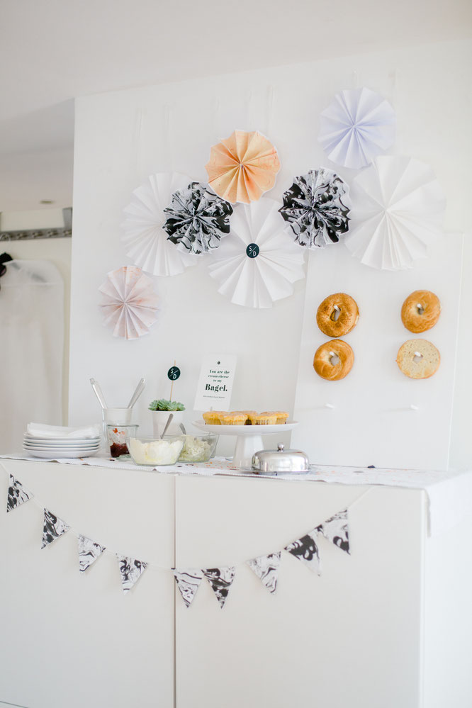 Bild: Tipps und Ideen für eine DIY Hochzeit im urban-industrial Stil, echte Tipps von einer echten Braut nicht nur für eine Sommer Hochzeit, Inspirationen einer echten Hochzeit mit freier Trauung in Düsseldorf, gefunden auf www.partystories.de