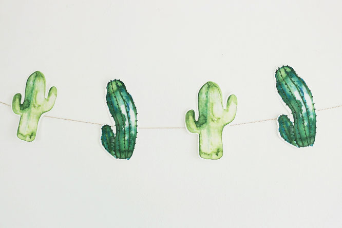Bild: DIY Greenery und Kaktus Party Deko Ideen; mit Freebie Bastelvorlage für Kaktus Deko Printables zum selber machen; gefunden auf partystories.de in Kooperation mit mohntage.com Blog