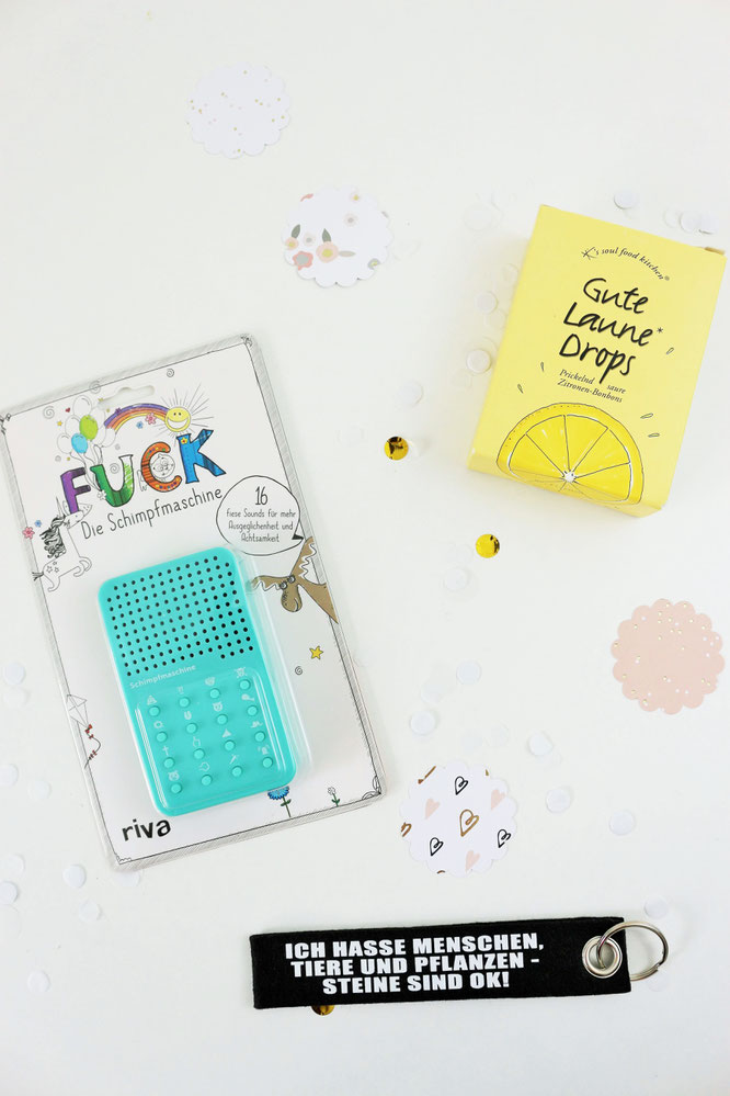 Bild: DIY Brautkalender- finde Ideen für einen Braut Countdown Kalender als Geschenk zum selber machen, mit Tipps zum Befüllen und Verpackungsideen // gefunden auf www.partystories.de // #diyHochzeit #Brautkalender #geschenkidee #ricodesign