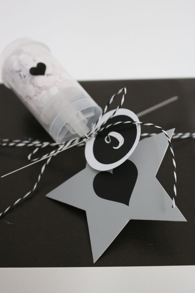 Bild: Diese DIY Adventskalender Idee für ihn mit Freebie Gutscheinen zum Ausdrucken und Verschenken, Adventskalender ganz schnell und einfach selber basteln; gefunden auf www.partystories.de mit Bastelutensilien von www.miomodo.de