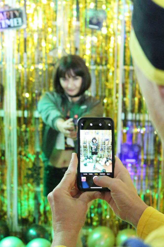 Bild: Ideen für eine Hollywood Motto Party zum Geburtstag oder im Great Gatsby Stil für Silvester, Hollywood Dekoration Ideen für eine Mottoparty von Partystories.de mit Party.de // #Hollywoodparty #Silvesterparty #Geburtstagsparty #GreatGatsbyparty