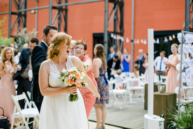 Bild: Tipps und Ideen für eine DIY Hochzeit im urban-industrial Stil, echte Tipps von einer echten Braut nicht nur für eine Sommer Hochzeit, Inspirationen einer echten Hochzeit mit freier Trauung in Düsseldorf, gefunden auf www.partystories.de