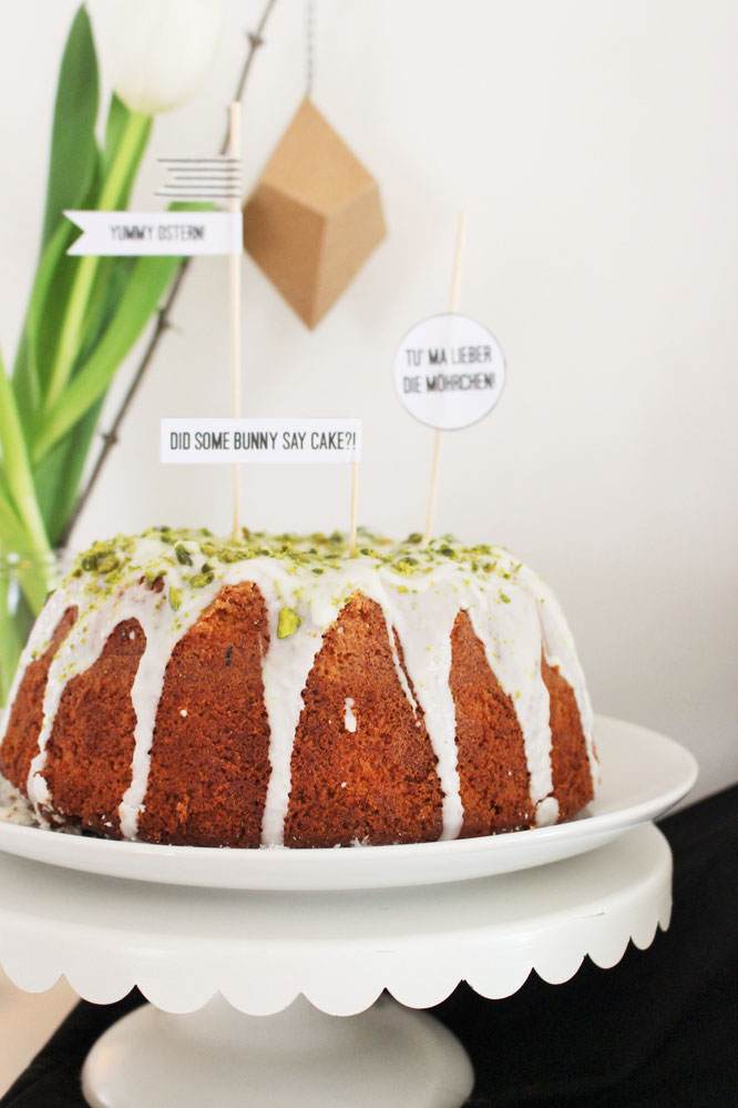Bild: Ideen für DIY Osterdeko, Eierlikör-Gugelhup mit DIY Caketoppern, Freebie zum nachmachen inklusive, gefunden auf Partystories.de
