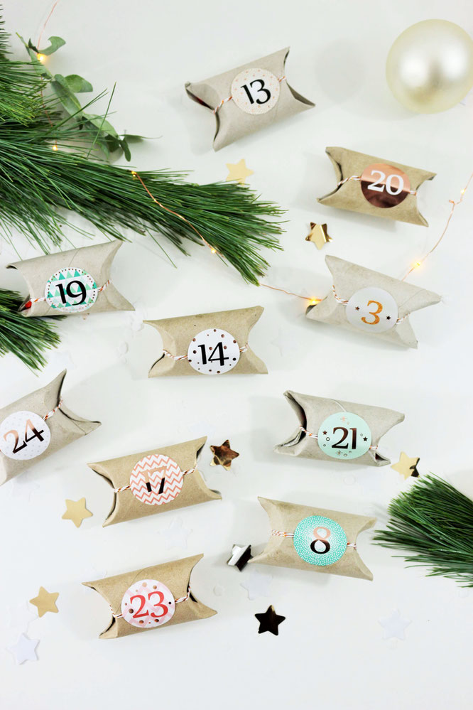 Bild: DIY Upcycling und zero waste Adventskalender gestalten – mit dieser Anleitung ganz einfach, günstig und schnell einen DIY Adventskalender aus Papierrollen selber machen // gefunden auf www.partystories.de // #diyadventskalender #upcycling #zerowaste