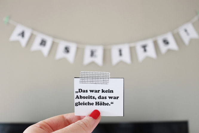 Bild: Ideen für eine Fussballparty, Snackbar für Fussballfans und Freebie für DIY Deko mit Girlanden, Poster und Fussball-Bullshit-Bingo, Snackstation, Freebie zum nachmachen inklusive, gefunden auf Partystories.de