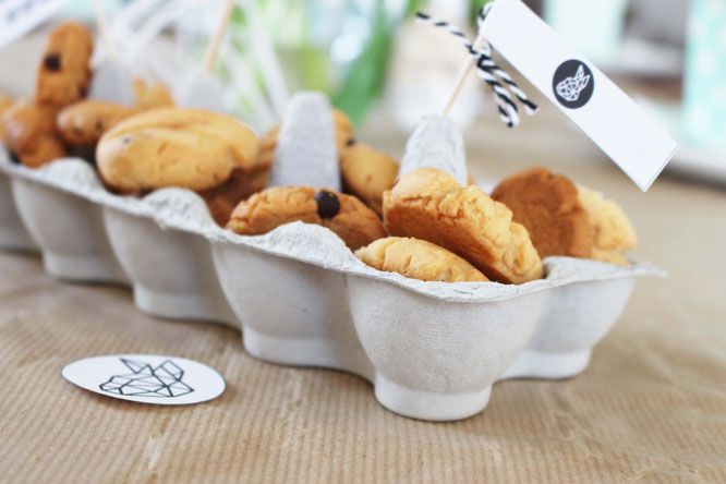 Bild: DIY Dekoration für Ostern basteln - mit diesem Freebie Vorlage schöne Kuchentopper, Cake Topper und Brunch Deko selber machen, diese und noch mehr kreative DIY Deko Ideen für Ostern gibt's auf www.partystories.de
