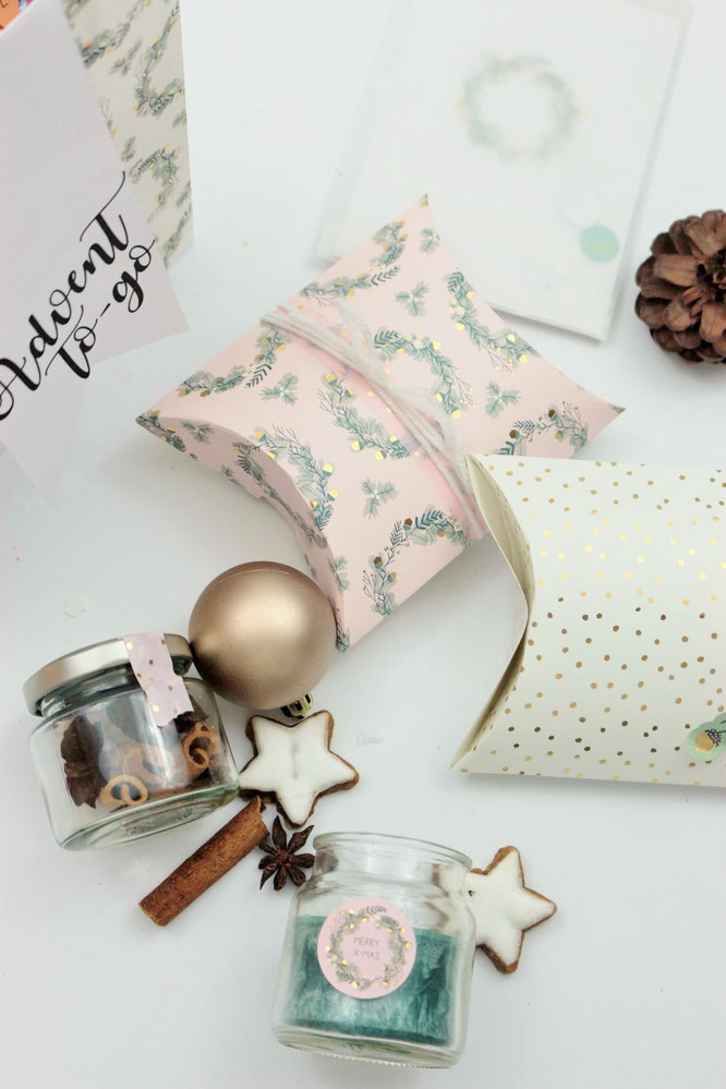 Bild: DIY Geschenk Idee für Advent und Weihnachten to-go, in der Tüte - ein kreatives Motto Geschenk für Advent und Weihnachten zum selber basteln mit Freebie Bastelvorlage für Geschenkanhänger zum ausdrucken, gefunden auf www.partystories.de