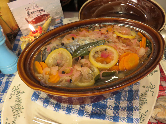 Maquereaux au Vin blanc à l'ancienne. D'avril à octobre, c'est la bonne saison - Gourmandises TV