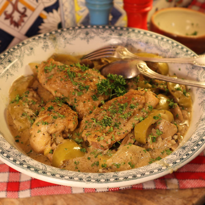 POULET A LA NORMANDE, avec des pommes, à ma façon, c'est tellement bon sur Gourmandises TV 