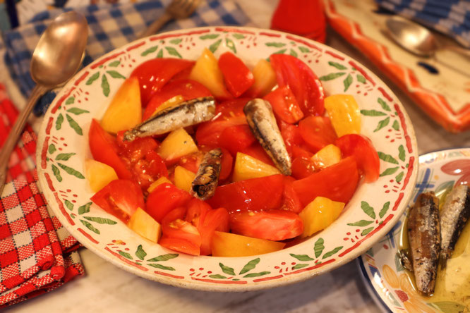 Salade niçoise simple à l'origine de la recette contemporaine - Gourmandises TV