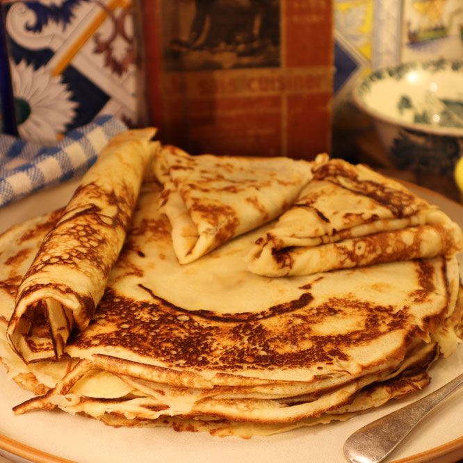 Les CRÊPES LÉGÈRES DE GINETTE MATHIOT une recettes oubliée de 1940 sur Gourmandises TV 