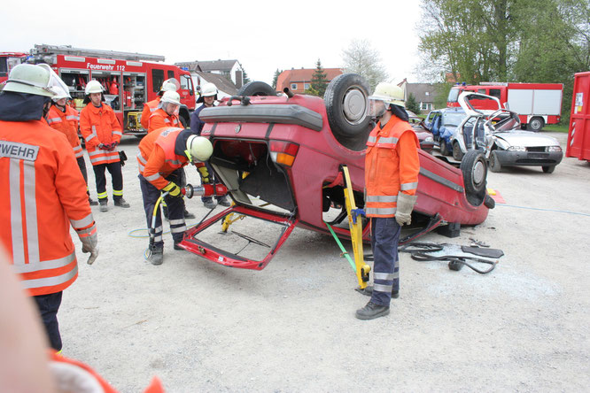 Das Fahrzeugdach wird entfernt