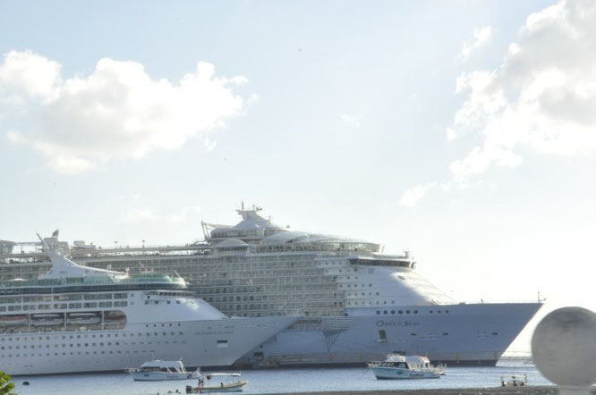 Grandeur of the Seas vs Oasis of the Seas