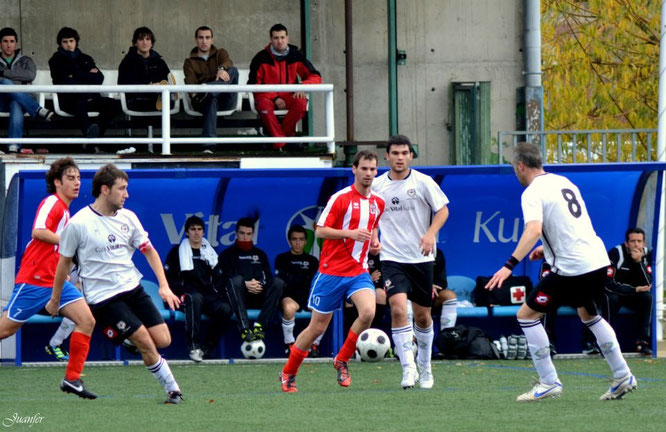 Imagen del enfrentamiento entre San Ignacio y Laudio B de la temporada 2012-13. Foto: Juanfer.