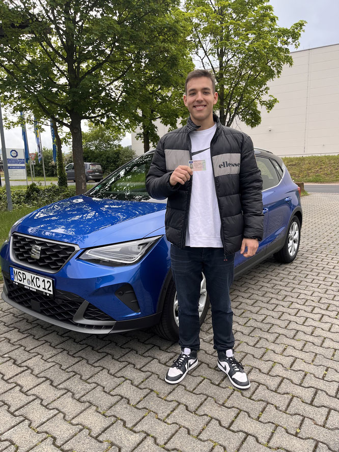 Justin Margarone am 08.05.2024 Autoführerschein in Wertheim 