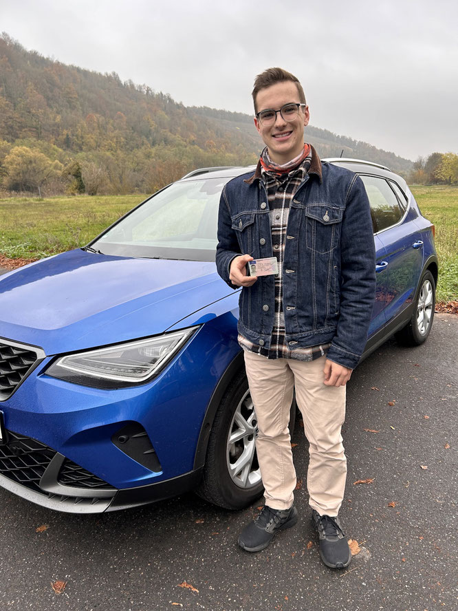 Bjarne Dold, Autoführerschein am 08.11.2024 in Wertheim 
